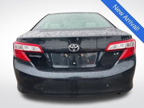 Used 2014 Toyota Camry LE image 6