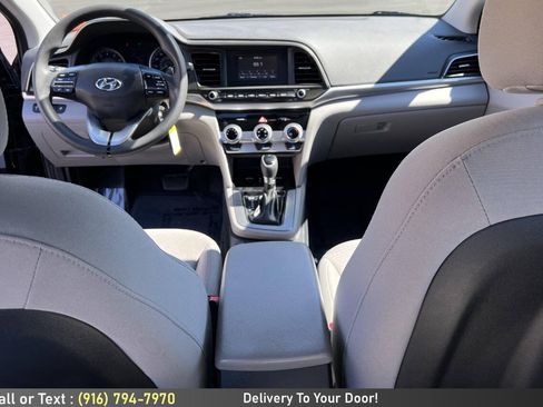 Used 2019 Hyundai Elantra SE FWD image 14