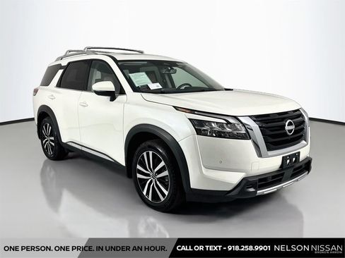 Certified 2024 Nissan Pathfinder Platinum w/ Cargo Package AWD/4WD image 3