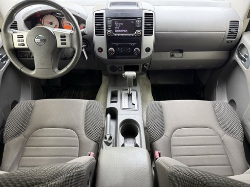 Used 2015 Nissan Frontier Desert Runner image 10