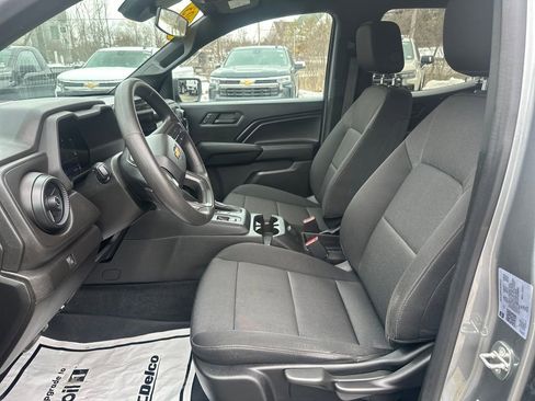 Used 2023 Chevrolet Colorado W/T image 9