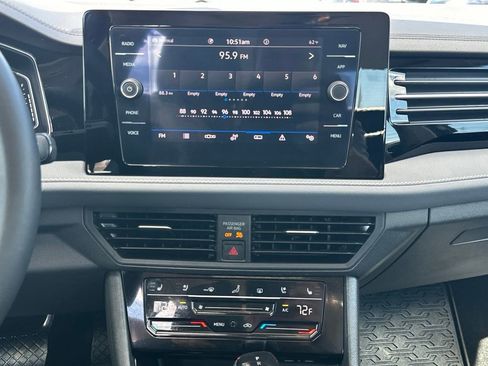Used 2025 Volkswagen Jetta SEL FWD image 21