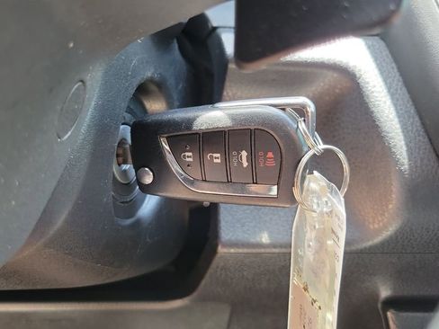 Used 2019 Toyota Camry SE FWD image 23