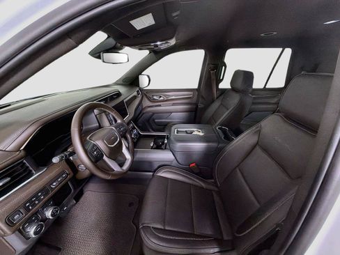 Used 2024 GMC Yukon Denali AWD/4WD image 22