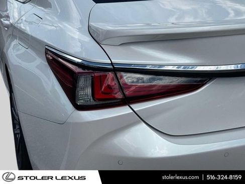 Certified 2025 Lexus ES 350 w/ Premium Package FWD image 11