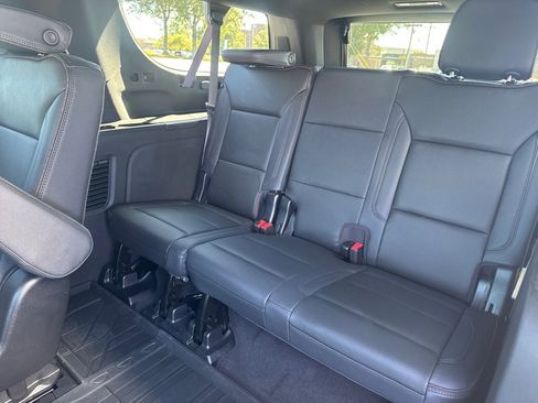Used 2023 Chevrolet Suburban High Country image 21