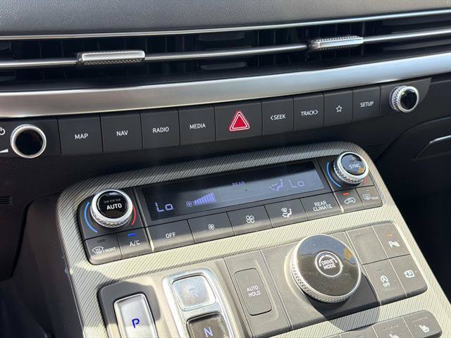 Used 2024 Hyundai Palisade SEL w/ Premium Package FWD image 26
