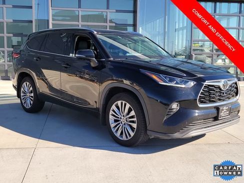 Used 2022 Toyota Highlander Platinum AWD/4WD image 4