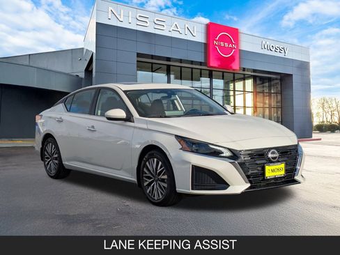 New 2025 Nissan Altima 2.5 SV w/ SV Premium Package image 4