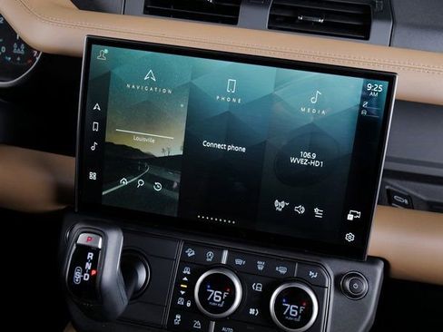 New 2026 Land Rover Defender 130 X-Dynamic SE image 18