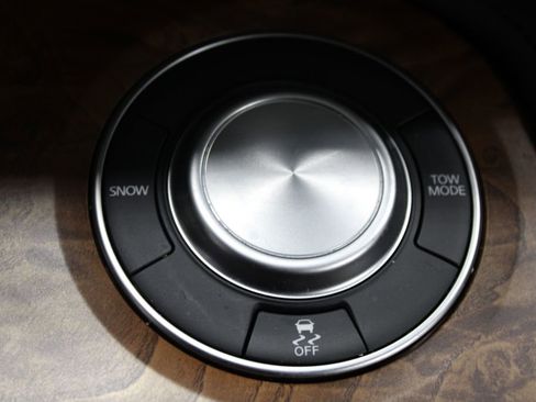 Used 2024 Nissan Armada SL image 55