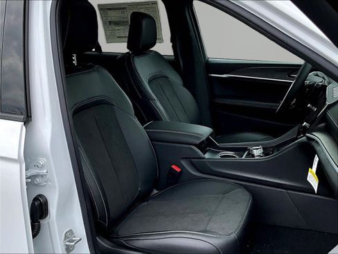 New 2026 Jeep Grand Cherokee Altitude AWD/4WD image 19