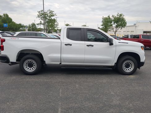 Used 2025 Chevrolet Silverado 1500 W/T w/ WT Value Package AWD/4WD image 11