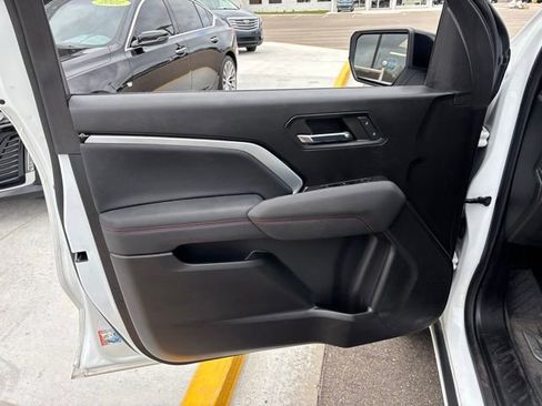 Used 2023 Chevrolet Colorado Z71 w/ Z71 Convenience Package 2 AWD/4WD image 16