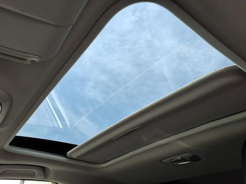 Used 2023 Subaru Crosstrek 2.5i Limited w/ Moonroof Package image 16