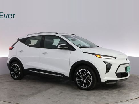 Used 2023 Chevrolet Bolt EUV Premier w/ Sun & Sound Package image 14