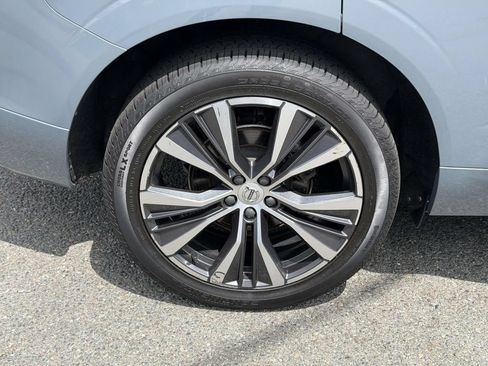 Used 2022 Volvo XC60 B5 Momentum w/ Climate Package AWD/4WD image 25
