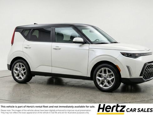 Used 2025 Kia Soul LX w/ LX Technology Package FWD image 1