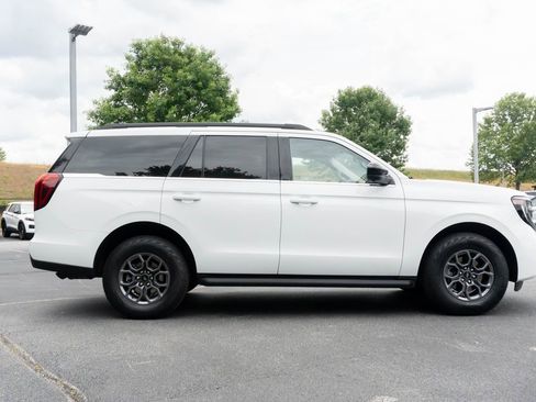 Used 2025 Ford Expedition Active RWD image 10