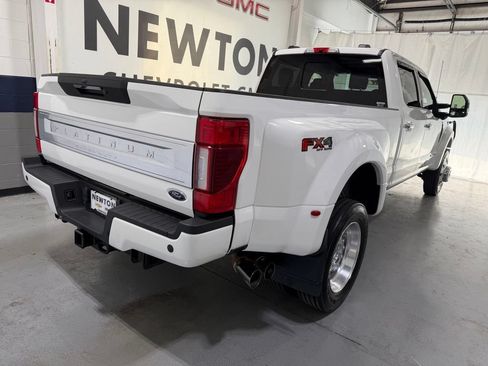 Used 2022 Ford F450 Platinum w/ FX4 Off-Road Package AWD/4WD image 45