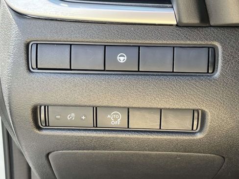 Used 2023 Nissan Rogue SV AWD/4WD image 20