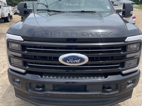 Used 2026 Ford F250 Platinum w/ FX4 Off-Road Package AWD/4WD image 2