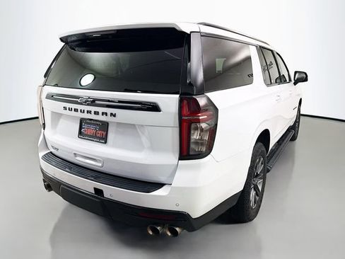 Used 2023 Chevrolet Suburban Z71 w/ Z71 Off-Road Package image 9