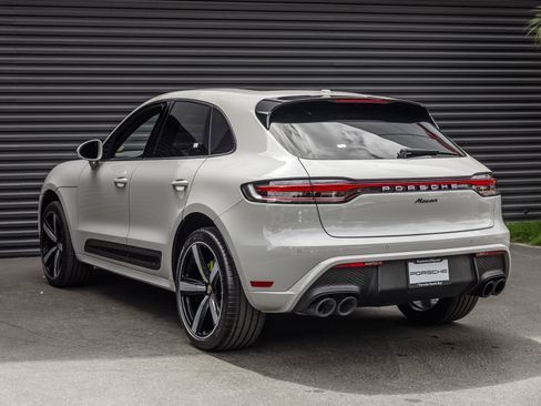 Certified 2023 Porsche Macan AWD/4WD image 3