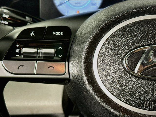 Used 2023 Hyundai Elantra Limited FWD image 11