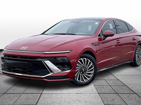 Used 2025 Hyundai Sonata Limited image 1