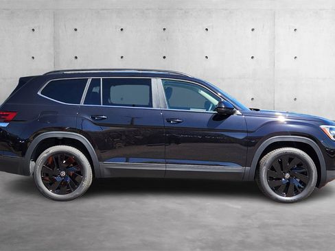New 2025 Volkswagen Atlas Peak Edition SE image 23