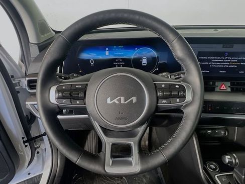 Used 2024 Kia Sportage SX image 16