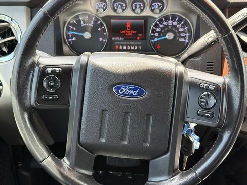 Used 2015 Ford F250 Lariat w/ Lariat Interior Package AWD/4WD image 12