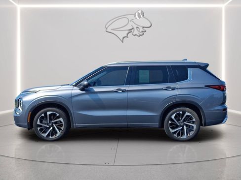 Used 2023 Mitsubishi Outlander SEL AWD/4WD image 2