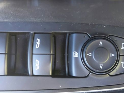 Used 2023 Buick Envision Preferred image 16