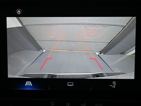 Used 2024 Chevrolet Colorado LT w/ LT Convenience Package image 11