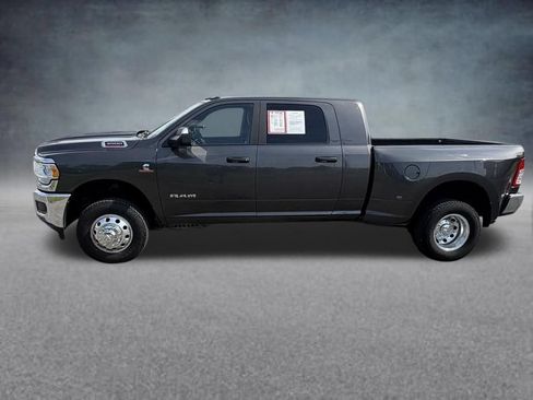 Used 2022 RAM 3500 Big Horn w/ Protection Group AWD/4WD image 2