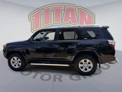 Certified 2016 Toyota 4Runner SR5 AWD/4WD image 2