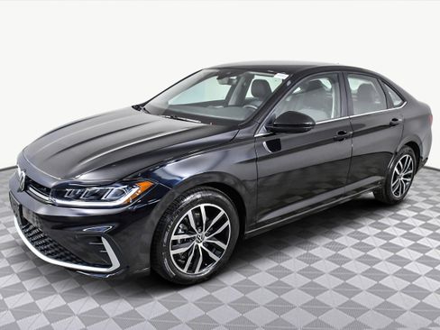 Used 2025 Volkswagen Jetta SE image 4