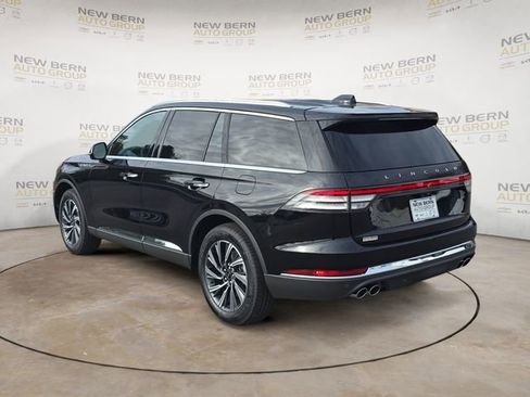New 2026 Lincoln Aviator AWD image 3