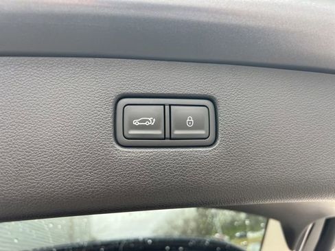 Used 2025 Genesis GV80 2.5T Select image 39