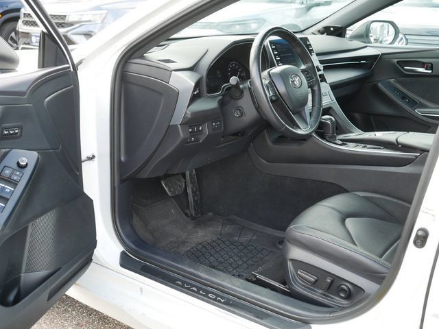 Used 2022 Toyota Avalon Touring FWD image 12