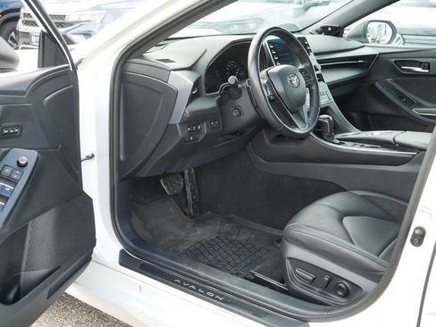 Used 2022 Toyota Avalon Touring FWD image 12