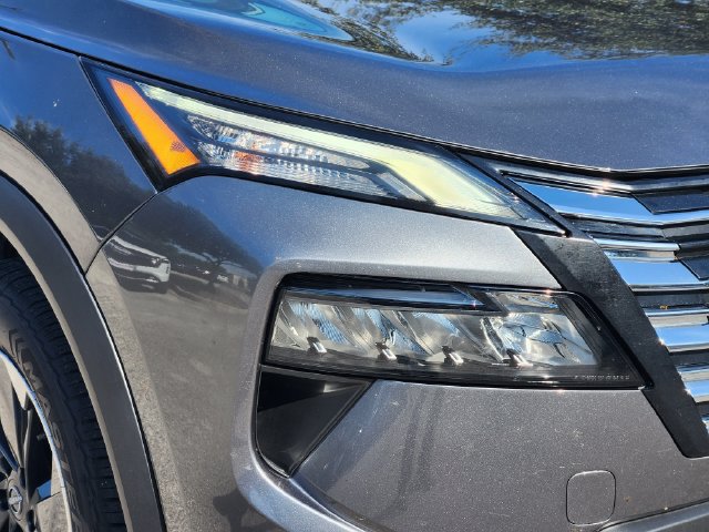 Used 2025 Nissan Rogue SV AWD/4WD image 10