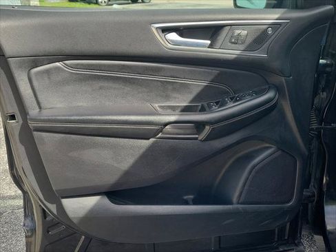 Used 2022 Ford Edge Titanium w/ Equipment Group 301A AWD/4WD image 16