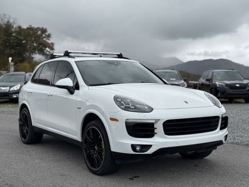 Used 2018 Porsche Cayenne S Platinum image 1