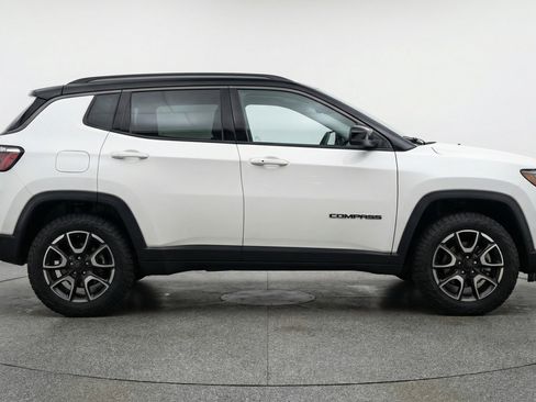 Used 2025 Jeep Compass Trailhawk w/ Trailer Tow Group image 11