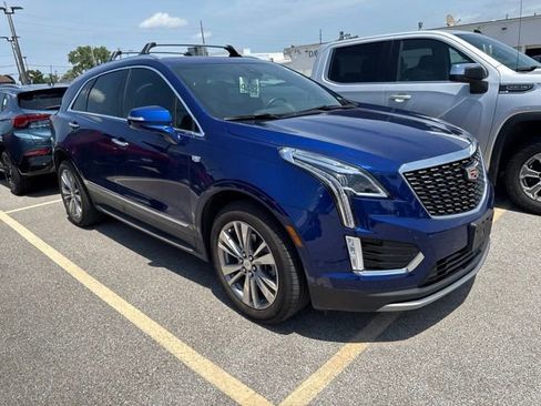 Used 2023 Cadillac XT5 Premium Luxury w/ Technology Package AWD/4WD image 6