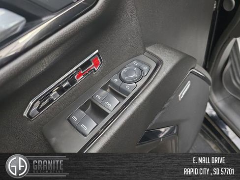 Used 2025 GMC Sierra 1500 AT4 w/ AT4 Premium Package image 11