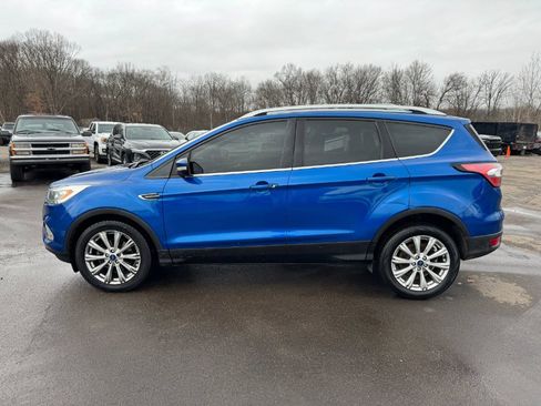 Used 2017 Ford Escape Titanium image 2